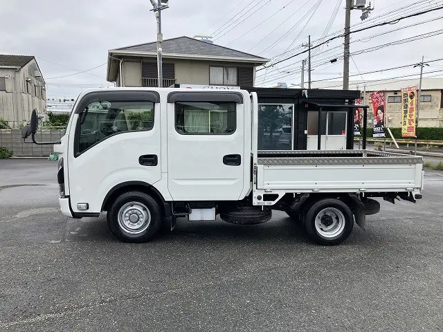 いすゞ エルフ 2RG-NJR88A(2WD)の写真4