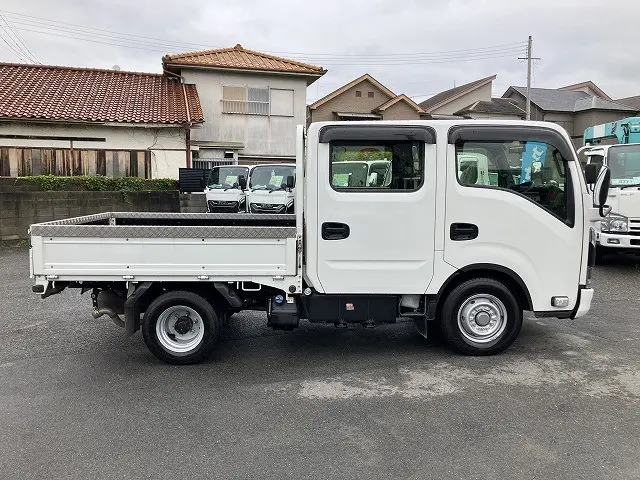 いすゞ エルフ 2RG-NJR88A(2WD)の写真5