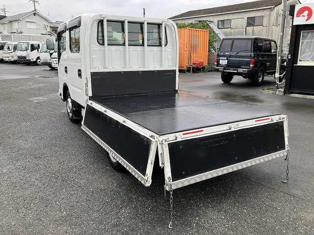 いすゞ エルフ 2RG-NJR88A(2WD)の写真13