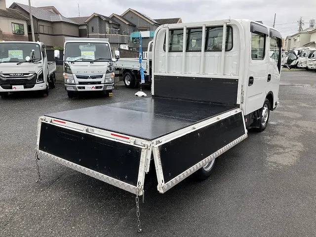 いすゞ エルフ 2RG-NJR88A(2WD)の写真15