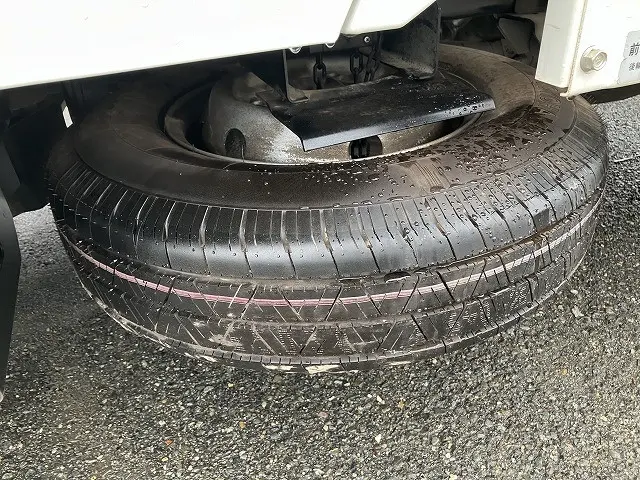 いすゞ エルフ 2RG-NJR88A(2WD)の写真23