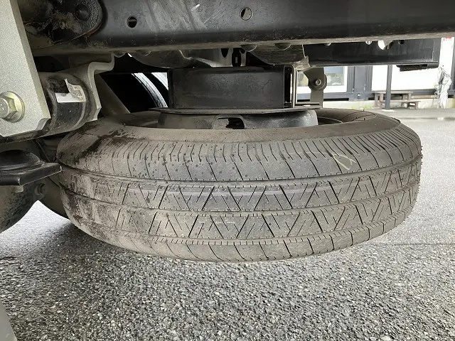 いすゞ エルフ 2RG-NJR88A(2WD)の写真24