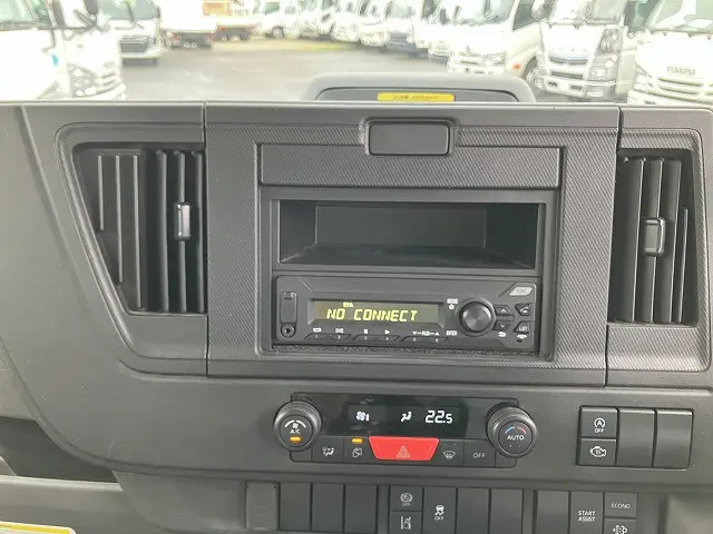 いすゞ エルフ 2RG-NJR88A(2WD)の写真32