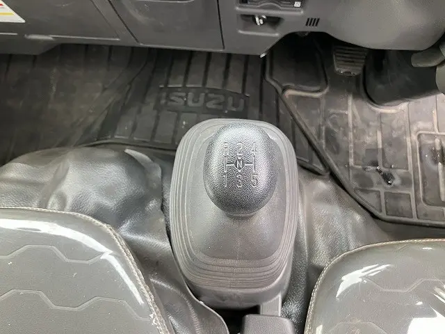 いすゞ エルフ 2RG-NJR88A(2WD)の写真34