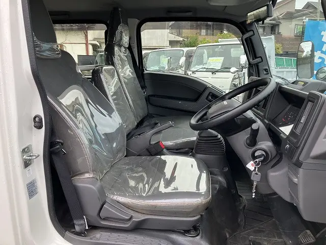 いすゞ エルフ 2RG-NJR88A(2WD)の写真36