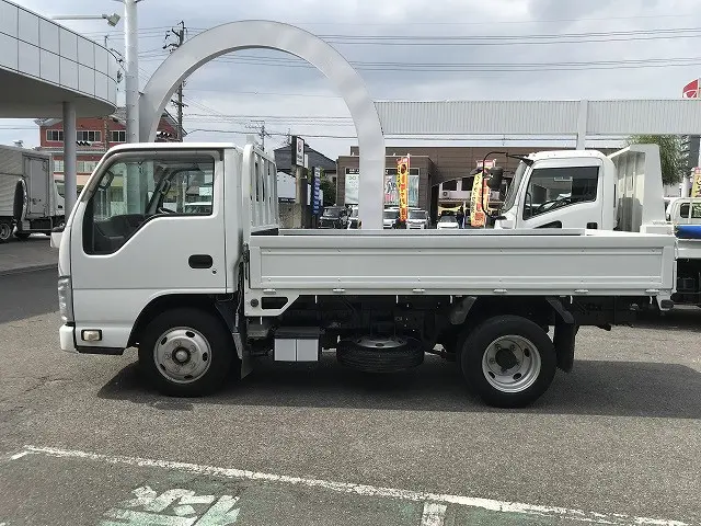 いすゞ エルフ TRG-NKR85A(2WD)の写真7