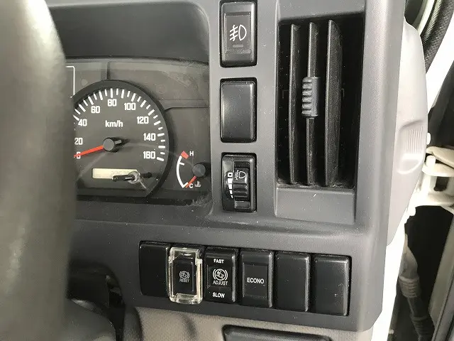 いすゞ エルフ TRG-NKR85A(2WD)の写真29