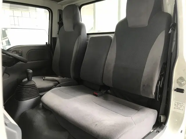 いすゞ エルフ TRG-NKR85A(2WD)の写真33
