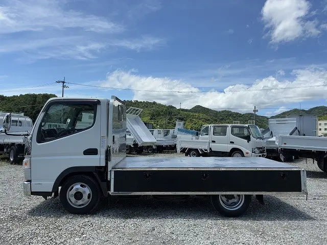 三菱 キャンター TPG-FBA20(2WD)の写真11