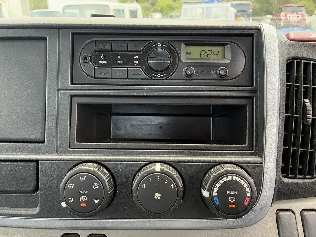 三菱 キャンター TPG-FBA20(2WD)の写真32