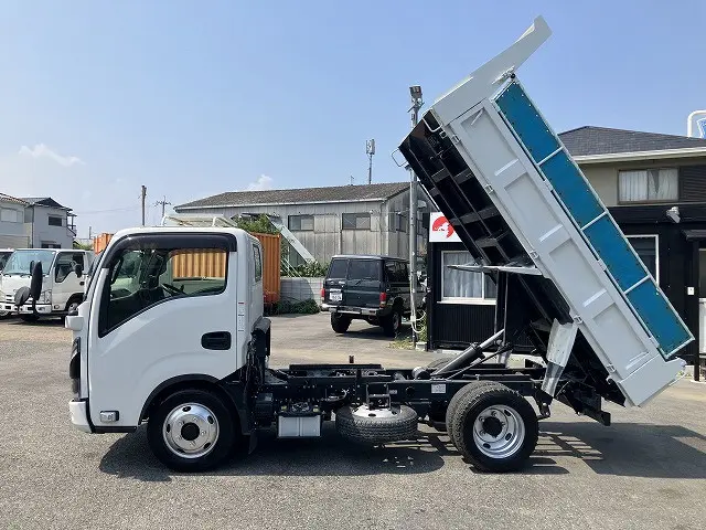 いすゞ エルフ 2RG-NKR88AT(2WD)の写真4