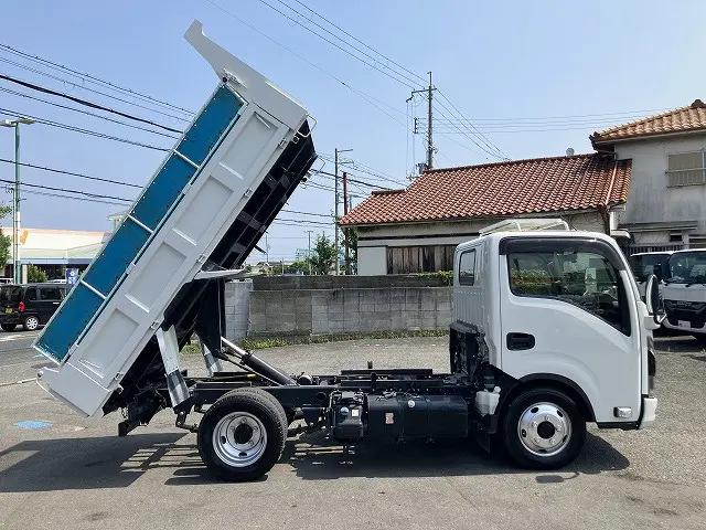 いすゞ エルフ 2RG-NKR88AT(2WD)の写真5