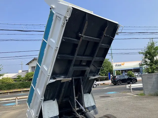 いすゞ エルフ 2RG-NKR88AT(2WD)の写真23
