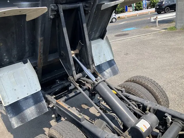 いすゞ エルフ 2RG-NKR88AT(2WD)の写真24