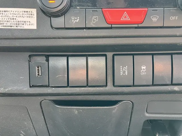 いすゞ エルフ 2RG-NKR88AT(2WD)の写真39