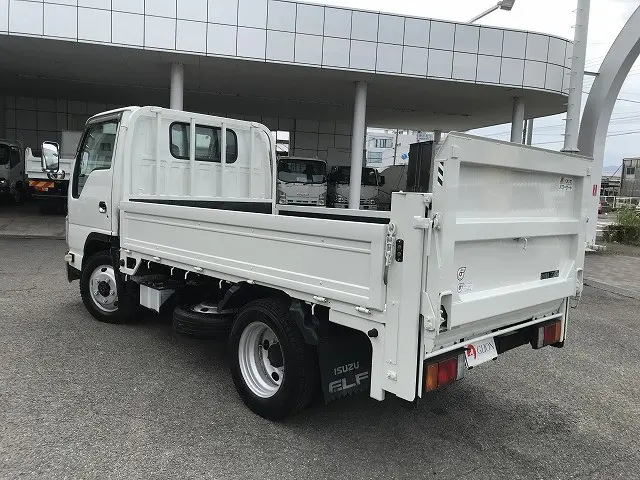 いすゞ エルフ TRG-NJS85A(4WD)の写真4