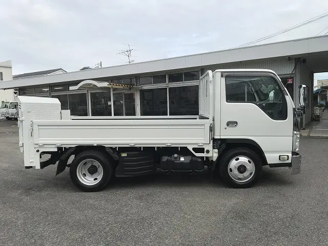 いすゞ エルフ TRG-NJS85A(4WD)の写真8