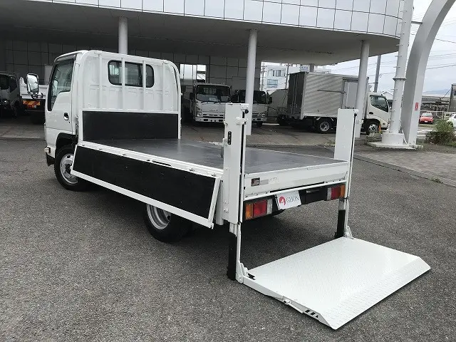 いすゞ エルフ TRG-NJS85A(4WD)の写真11