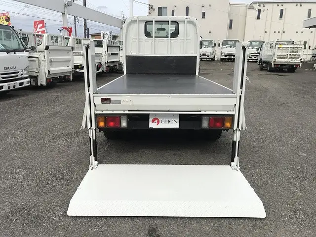 いすゞ エルフ TRG-NJS85A(4WD)の写真12