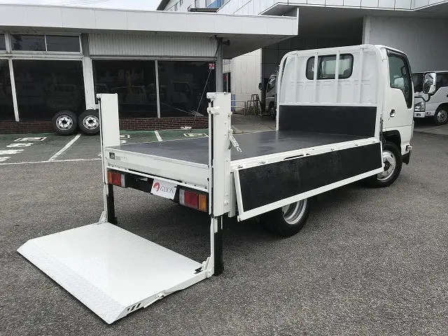 いすゞ エルフ TRG-NJS85A(4WD)の写真13