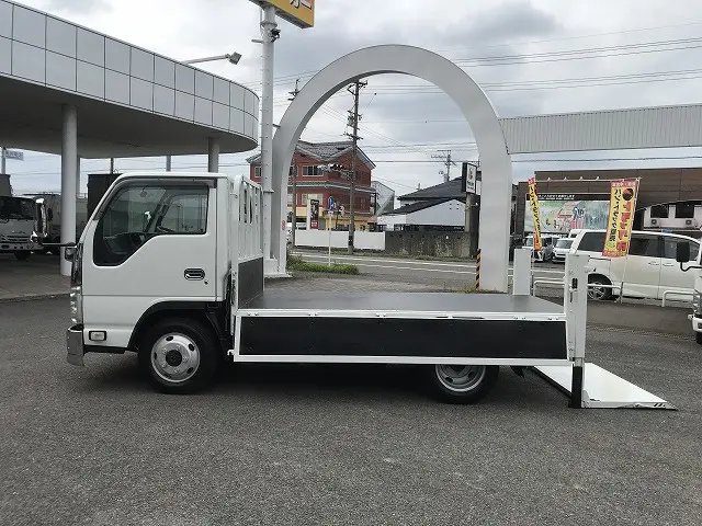 いすゞ エルフ TRG-NJS85A(4WD)の写真14