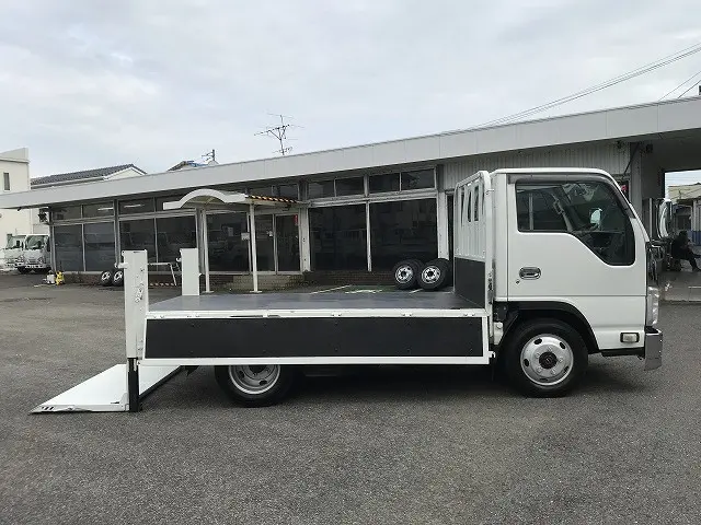 いすゞ エルフ TRG-NJS85A(4WD)の写真15