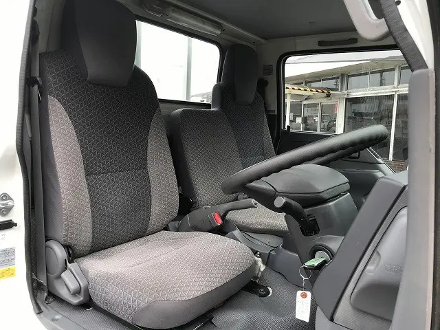 いすゞ エルフ TRG-NJS85A(4WD)の写真33