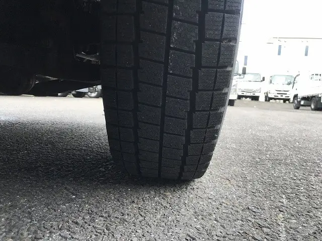 いすゞ エルフ TRG-NJS85A(4WD)の写真45