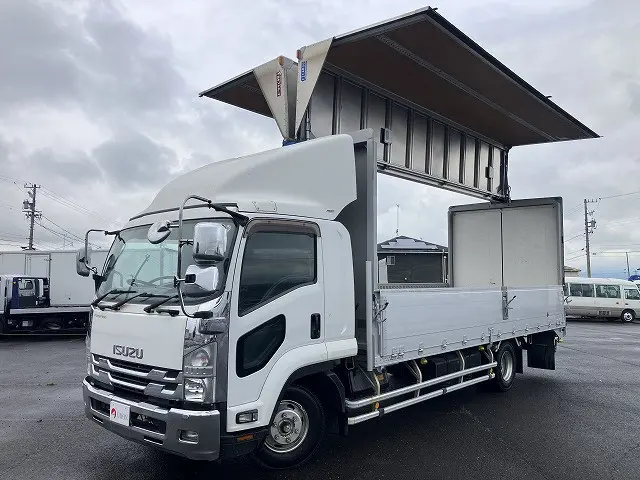 いすゞ フォワード TKG-FRR90T2(2WD)の写真1