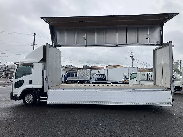 いすゞ フォワード TKG-FRR90T2(2WD)の写真3