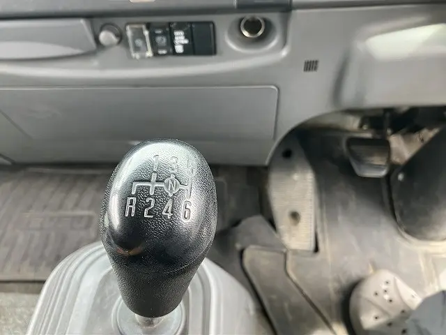 いすゞ フォワード TKG-FRR90T2(2WD)の写真45