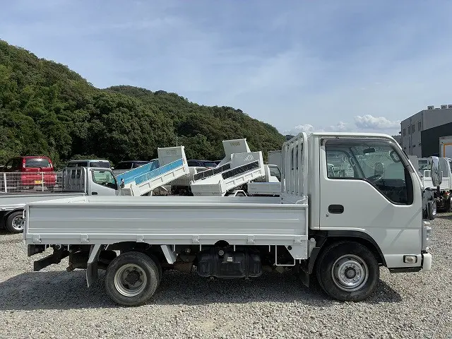 いすゞ エルフ BKG-NHR85A(2WD)の写真5