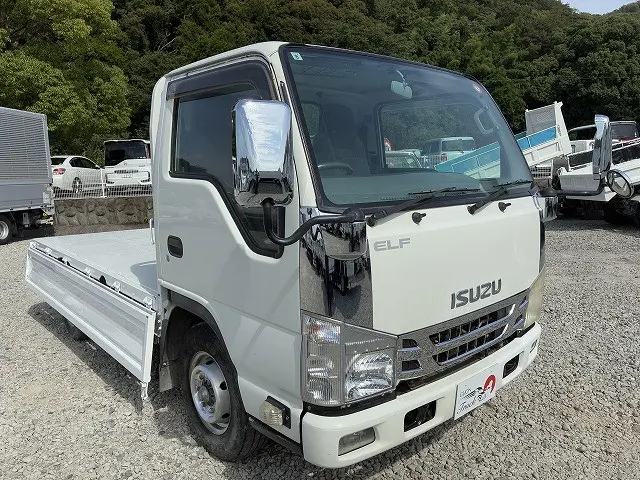 いすゞ エルフ BKG-NHR85A(2WD)の写真10