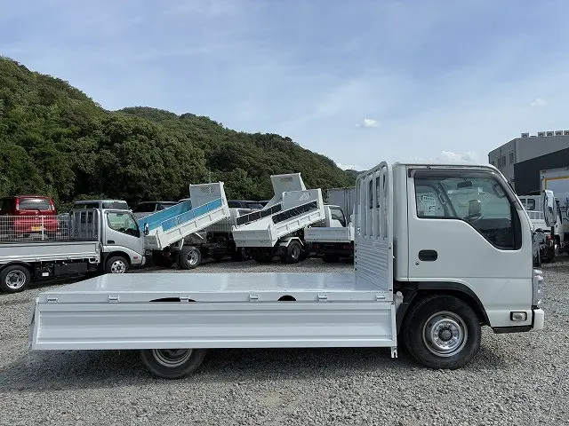 いすゞ エルフ BKG-NHR85A(2WD)の写真12
