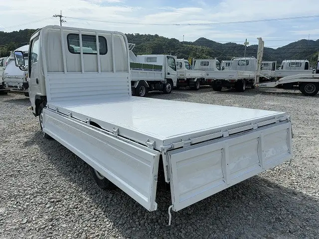 いすゞ エルフ BKG-NHR85A(2WD)の写真13