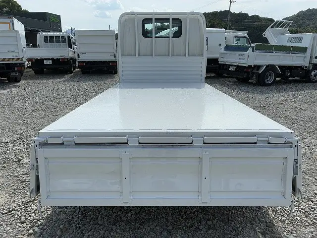 いすゞ エルフ BKG-NHR85A(2WD)の写真14