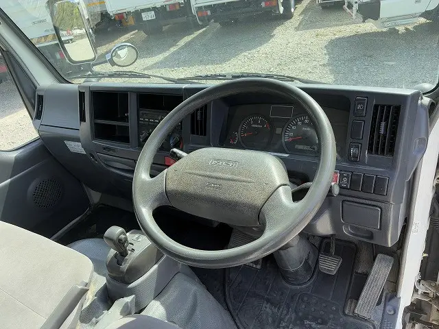 いすゞ エルフ BKG-NHR85A(2WD)の写真32