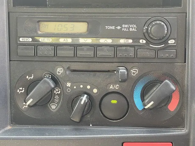 いすゞ エルフ BKG-NHR85A(2WD)の写真33
