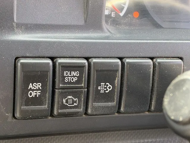 いすゞ エルフ BKG-NHR85A(2WD)の写真36