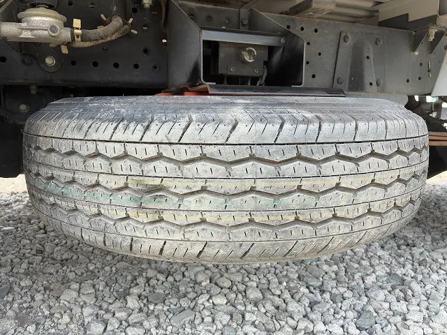 いすゞ エルフ BKG-NHR85A(2WD)の写真43