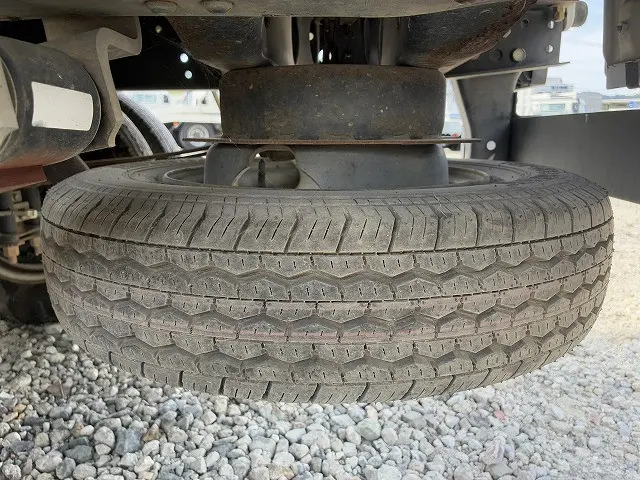 いすゞ エルフ BKG-NHR85A(2WD)の写真44
