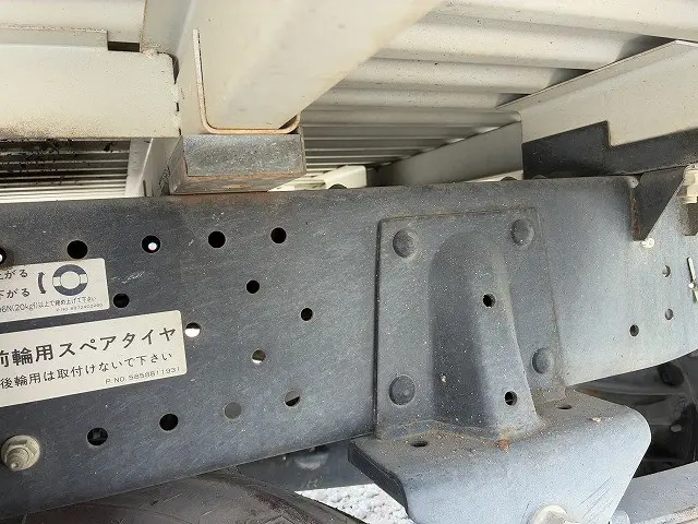 いすゞ エルフ BKG-NHR85A(2WD)の写真46