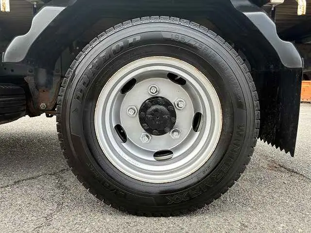 いすゞ エルフ TRG-NHR85Aの写真27