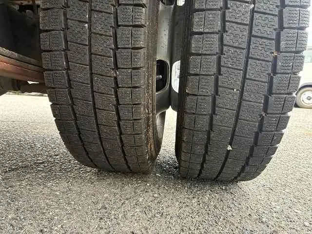 いすゞ エルフ TRG-NHR85Aの写真31