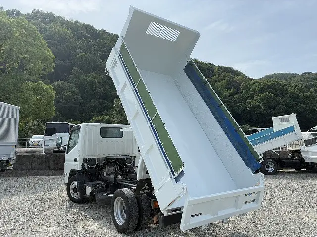 三菱 キャンター 2RG-FBA60(2WD)の写真6