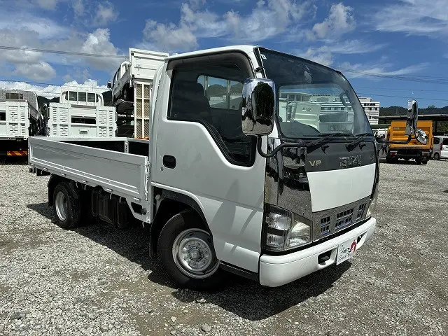 いすゞ エルフ PB-NKR81A(2WD)の写真3