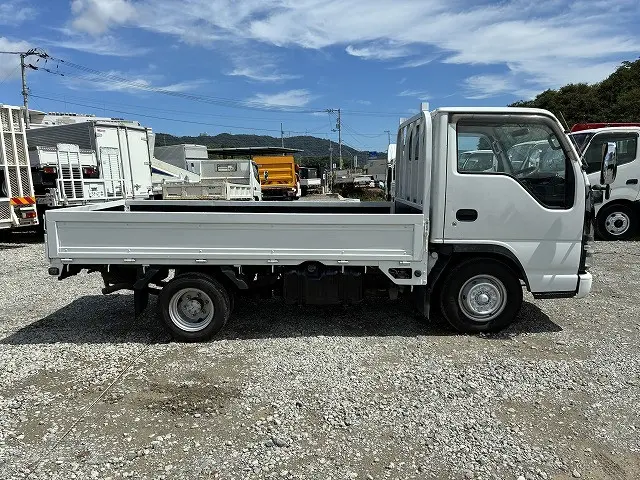 いすゞ エルフ PB-NKR81A(2WD)の写真5