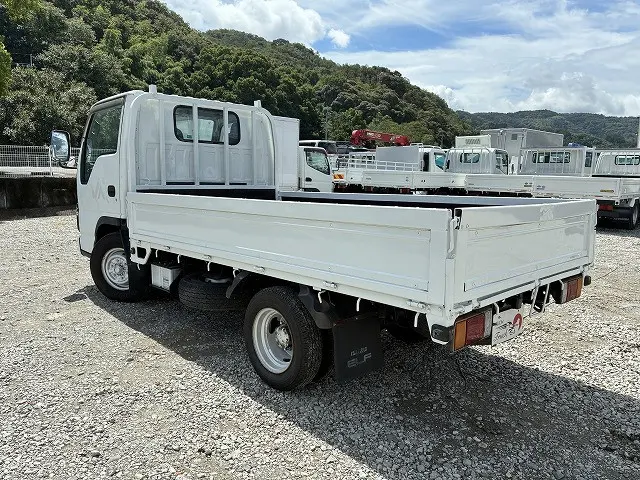 いすゞ エルフ PB-NKR81A(2WD)の写真6