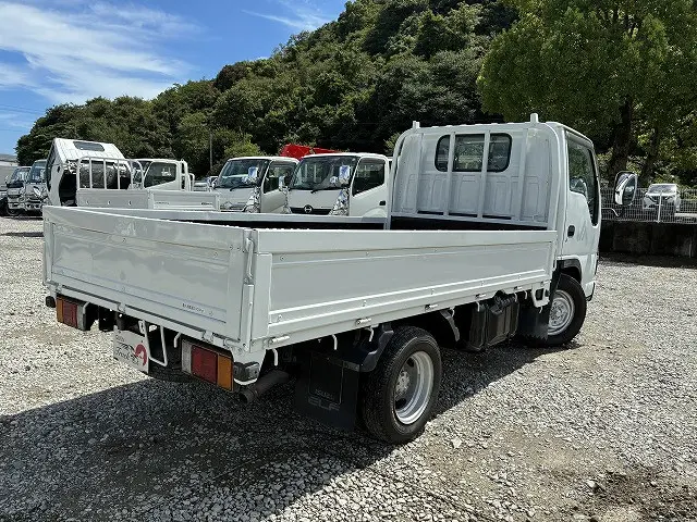 いすゞ エルフ PB-NKR81A(2WD)の写真8