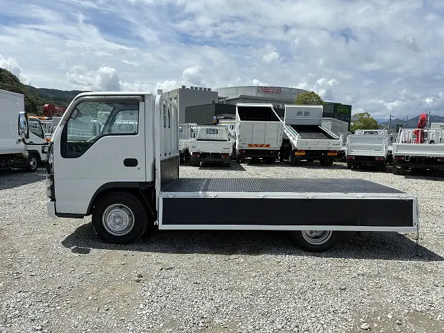 いすゞ エルフ PB-NKR81A(2WD)の写真11